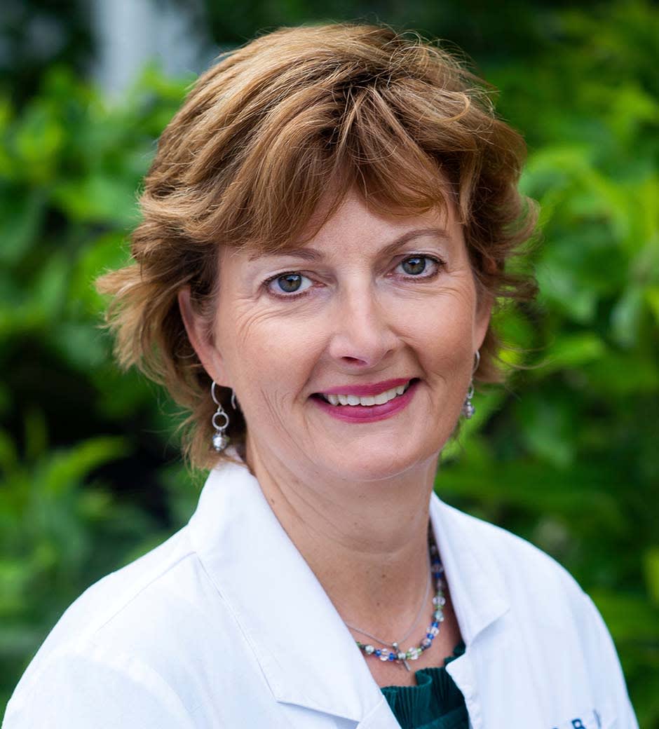 Dr. Bonnie Lefbom, Vienna Veterinary Cardiologist